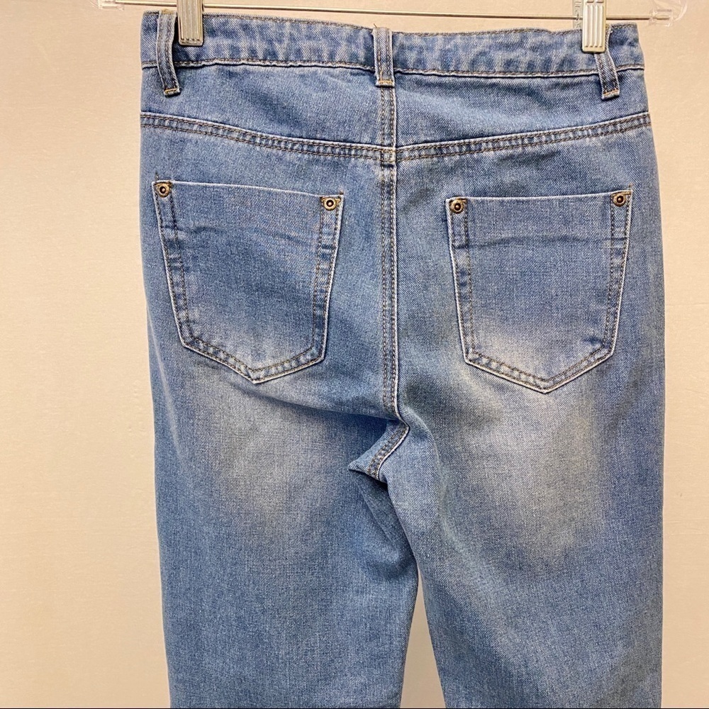 Boohoo NWT Sophie High Waist Distressed Jeans Women Light Wash Ripped Straight 2 - Picture 6 of 16